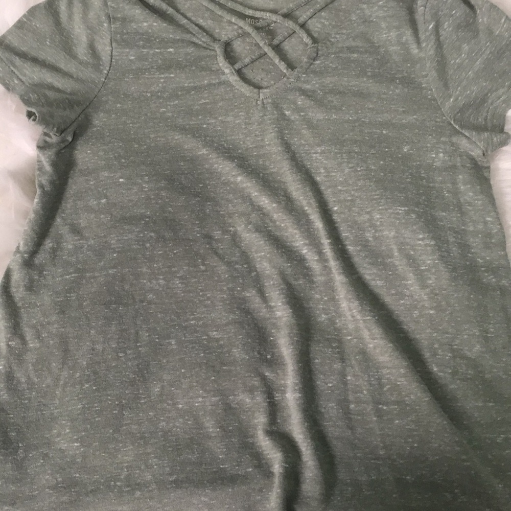 Crossed T shirt